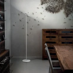 Linea Light LED-gulvlampe Joshua i hvid