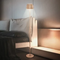 Briloner Gulvlamper>LED-gulvlampe Loca, brun, højde 123 cm, plast/metal