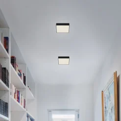 LED-loftslampe Flame Star, 15,7 x 15,7 cm sort^Briloner New