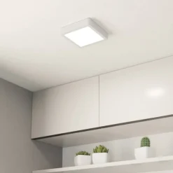 EGLO LED-loftslampe Fueva 5 IP44 3000K hvid 16x16cm