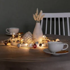 LED-lyskæde, farverige perler, kugle og stjerner^Konstsmide Christmas Best