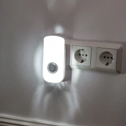 LED-natlampe Nox med sensor^Müller-Licht Outlet