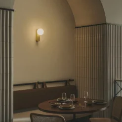 LED-væglampe Perlina, guldfarvet, dæmpbar^LEDS-C4 New