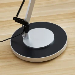 Lindby LED-skrivebordlampe Rilana med dæmper, sølv