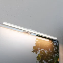 MCJ LED-spejlbelysning Triga, IP44, hvid, 60 cm, 4.000K