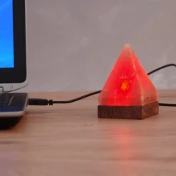 Lille Pyramide bordlampe med USB til computere^Wagner Life Best