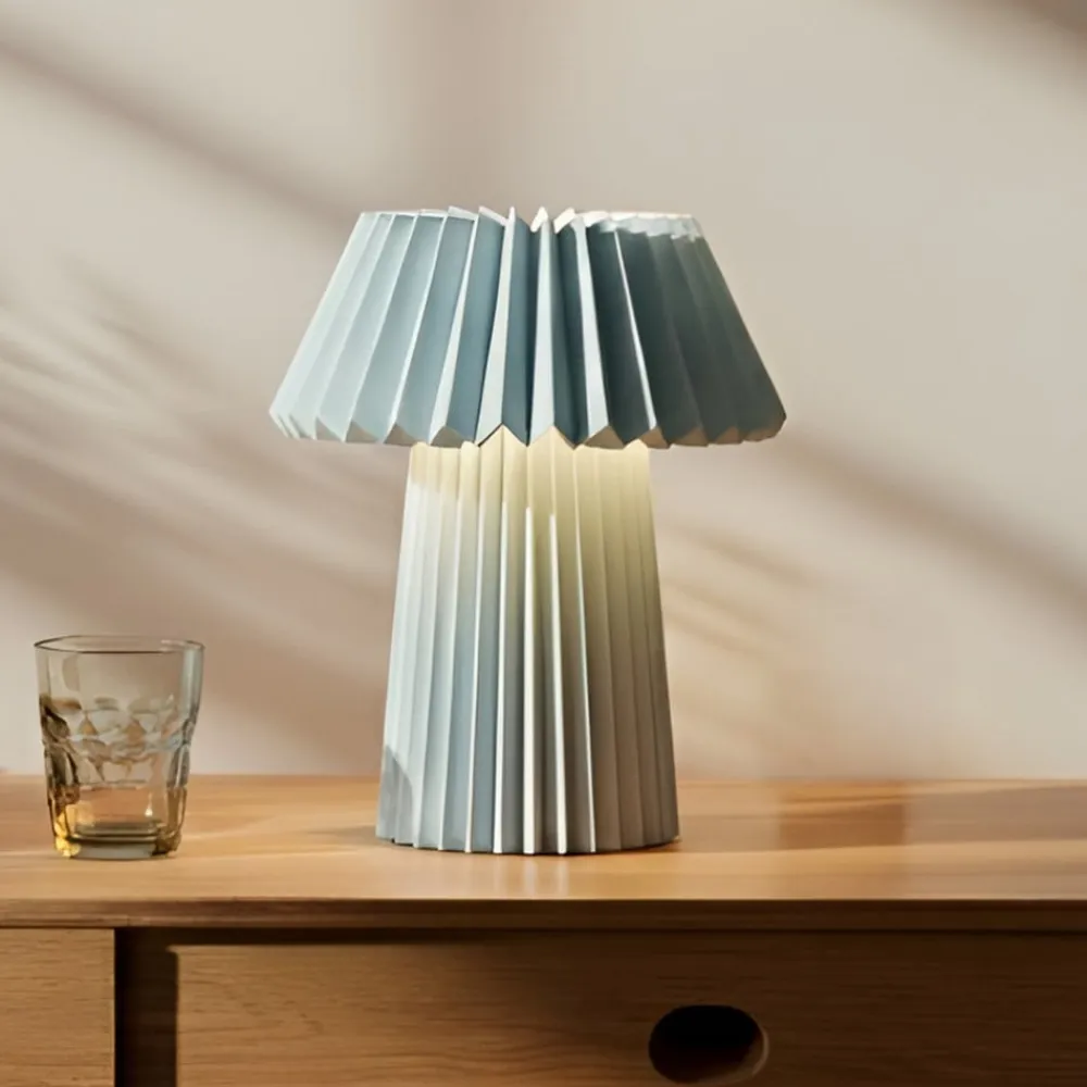 Lindby bordlampe Magali, lyseblå, papir, Ø 34 cm, E14