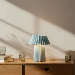 Lindby bordlampe Magali, lyseblå, papir, Ø 34 cm, E14