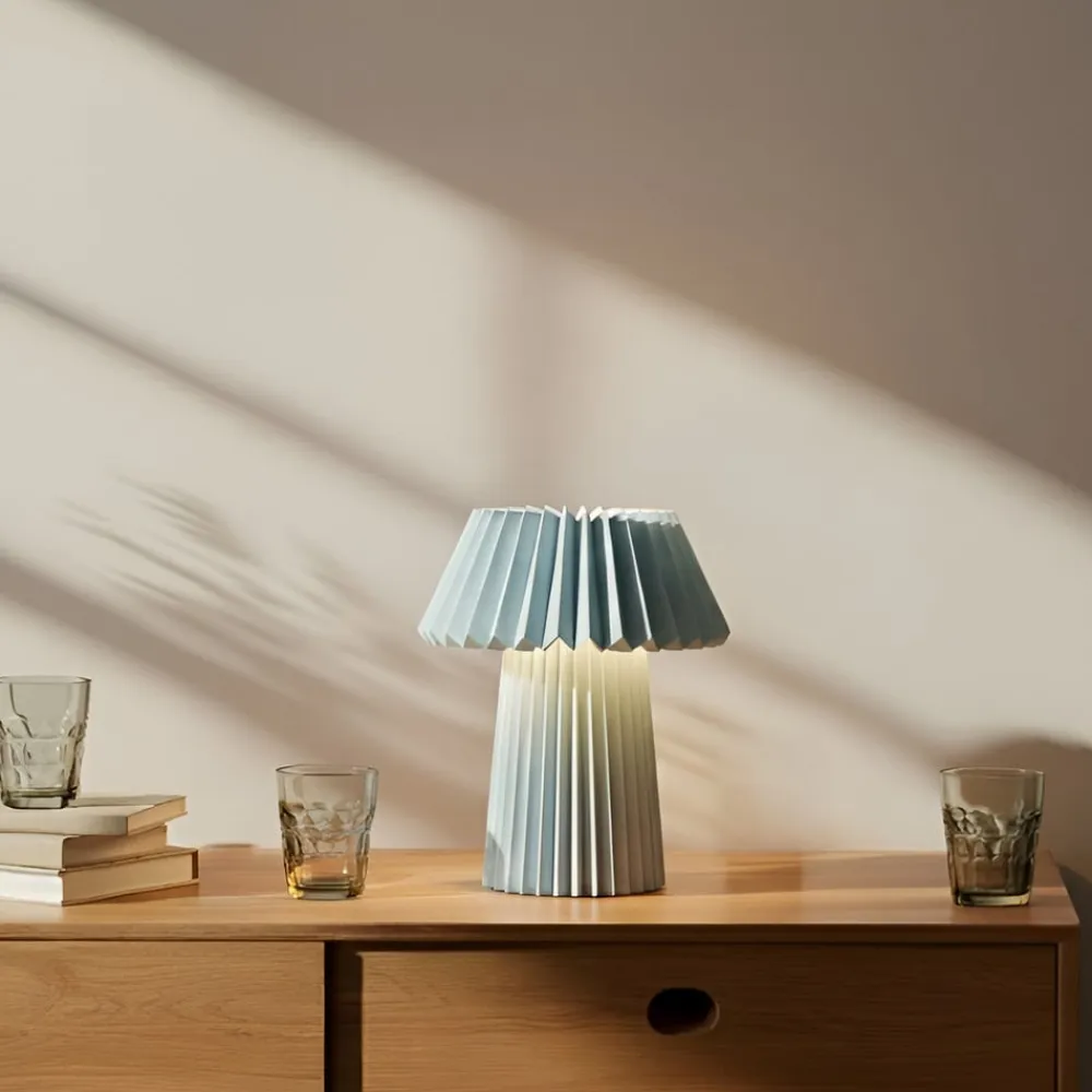 Lindby bordlampe Magali, lyseblå, papir, Ø 34 cm, E14