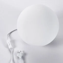 Lindby bordlampe Marike, hvid, glas, kugle, Ø 25 cm, E27