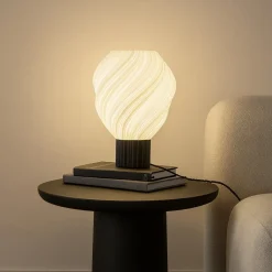 Lindby bordlampe Nuvia, højde 39,1 cm, hvid, 3D-print