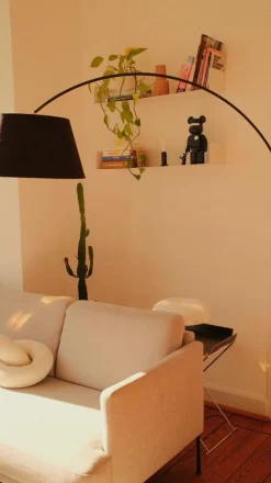 Lindby Esti gulvlampe, sort/guld, stof, højde 192 cm