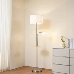 Gulvlampe Aovan, nikkelfarvet, hylde, USB-port^Lindby Outlet