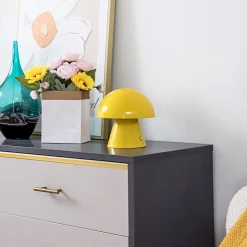 LED genopladelig bordlampe Nevijo, gul, Ø18cm, USB, dæmper^Lindby Outlet