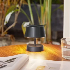 LED genopladelig bordlampe Nalani, 13 cm høj, IP44, dæmpbar^Lindby Clearance