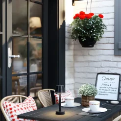 Lindby LED genopladelig lampe Gaja, sort, USB, IP44, RGBW, dæmpbar.