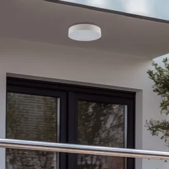 Lindby LED udendørs loftlampe Lahja, hvid, sensor, IP65