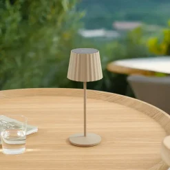 Lindby LED-batteridrevet bordlampe Esali, beige, metal, IP65