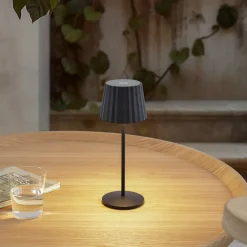 Lindby Dekorationsbelysning|Bordlamper>LED-batteridrevet bordlampe Esali, sort, metal, IP65