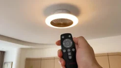 LED-loftventilator Mamuti, træfarvet, støjsvag, 55 cm^Lindby