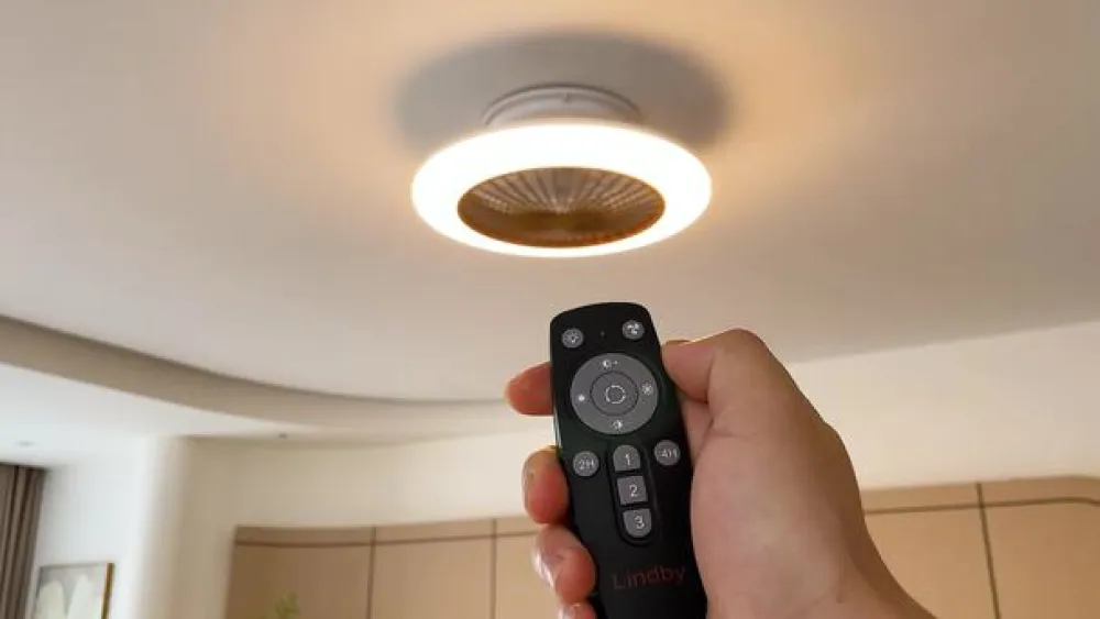 LED-loftventilator Mamuti, træfarvet, støjsvag, 55 cm^Lindby