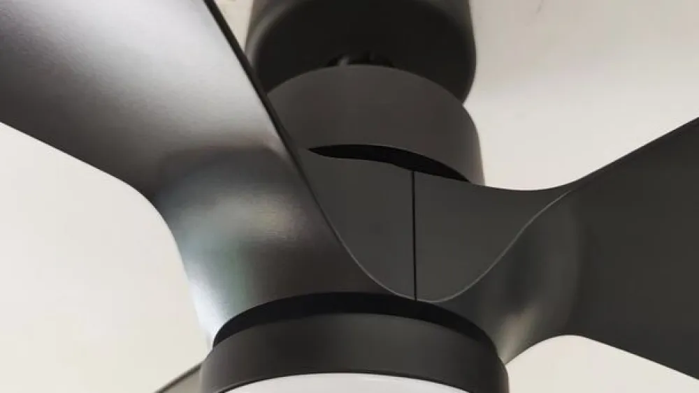 LED-loftventilator Enon, sort, DC-motor, støjsvag^Lindby