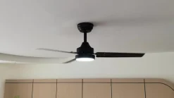 Lindby LED-loftventilator Aerallo, sort, CCT, støjsvag