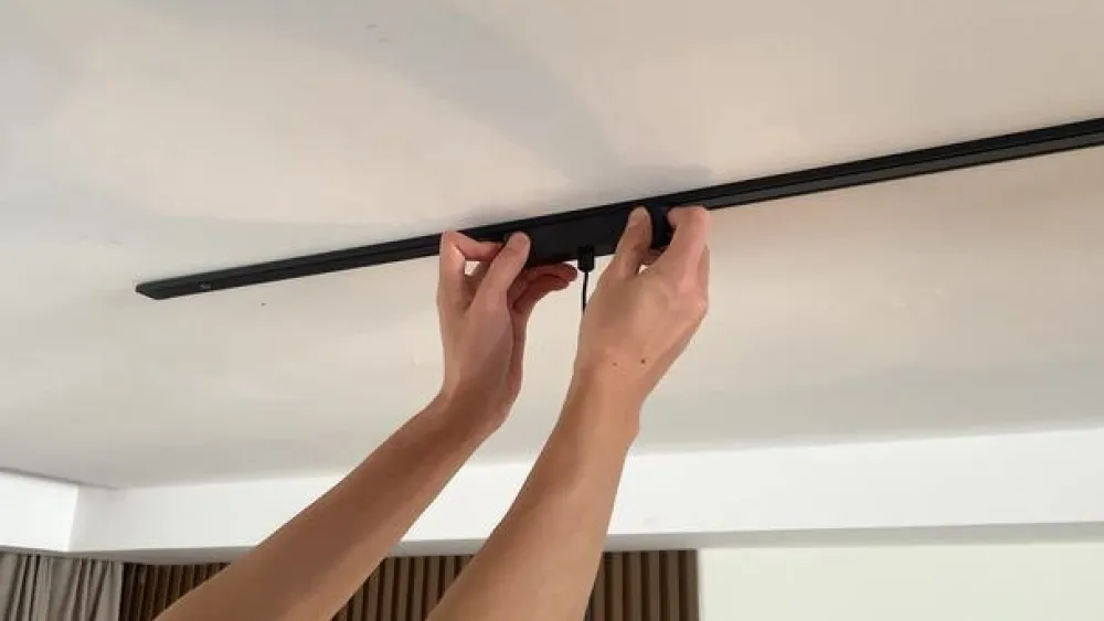 LED-pendellampe Lumaro,sort,Ø8,2cm,aluminium,48V,dæmpbar^Lindby Sale