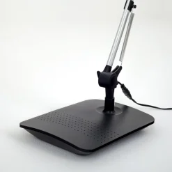 LED-skrivebordslampe Felipe, sort, klemmefod^Lindby Hot