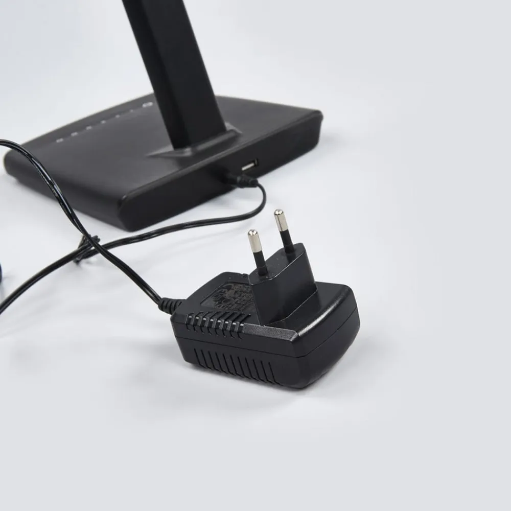 LED-skrivebordslampe Kuno, sort, USB, touchdæmper^Lindby Sale