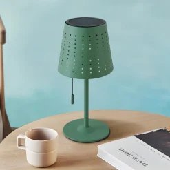 Lindby Dekorationsbelysning|Terrassebelysning>LED-solcellebordlampe Hilario, grøn, jern, genopladeligt batteri