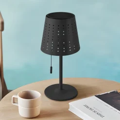 Lindby LED-solcellebordlampe Hilario, sort, jern, genopladeligt batteri
