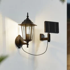 Lindby LED-solcellelampe Sayata, sort, aluminium, lygte