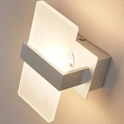 Lindby LED-væglampe Yorick, 18 cm, aluminium/hvid med afbryder