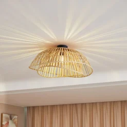 Lindby loftlampe Ilajus, Ø 62 cm, naturlig bambus