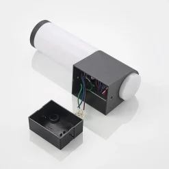 Okari udendørs væglampe med sensor, lige^Lindby Sale