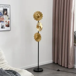 Lindby Senmia gulvlampe i guld, 3 lyskilder