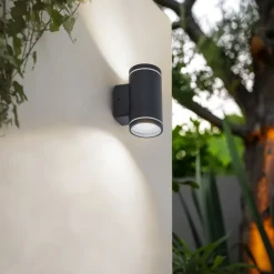 Lindby Smart udendørs LED-væglampe Valtin CCT RGB Tuya IP54