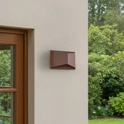 Lindby udendørs LED-væglampe Anlira, brun, op og ned, IP65