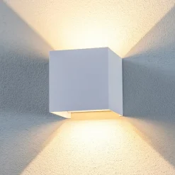 Lindby Terrassebelysning|Væglamper>udendørs LED-væglampe Nivar, kantet, hvid, metal, IP54