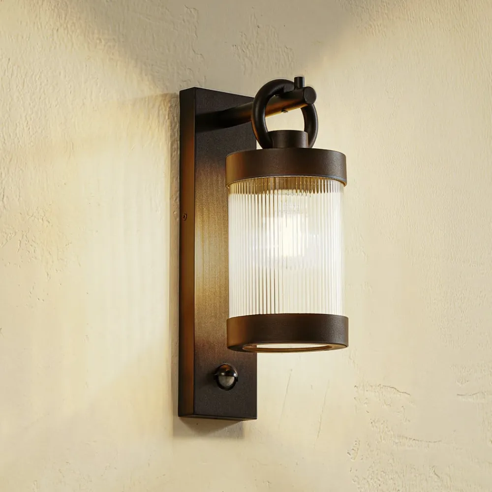 Lindby Væglampe Med Sensor|Terrassebelysning>udendørs væglampe Yrene, 20cm, sort, sensor, riffel