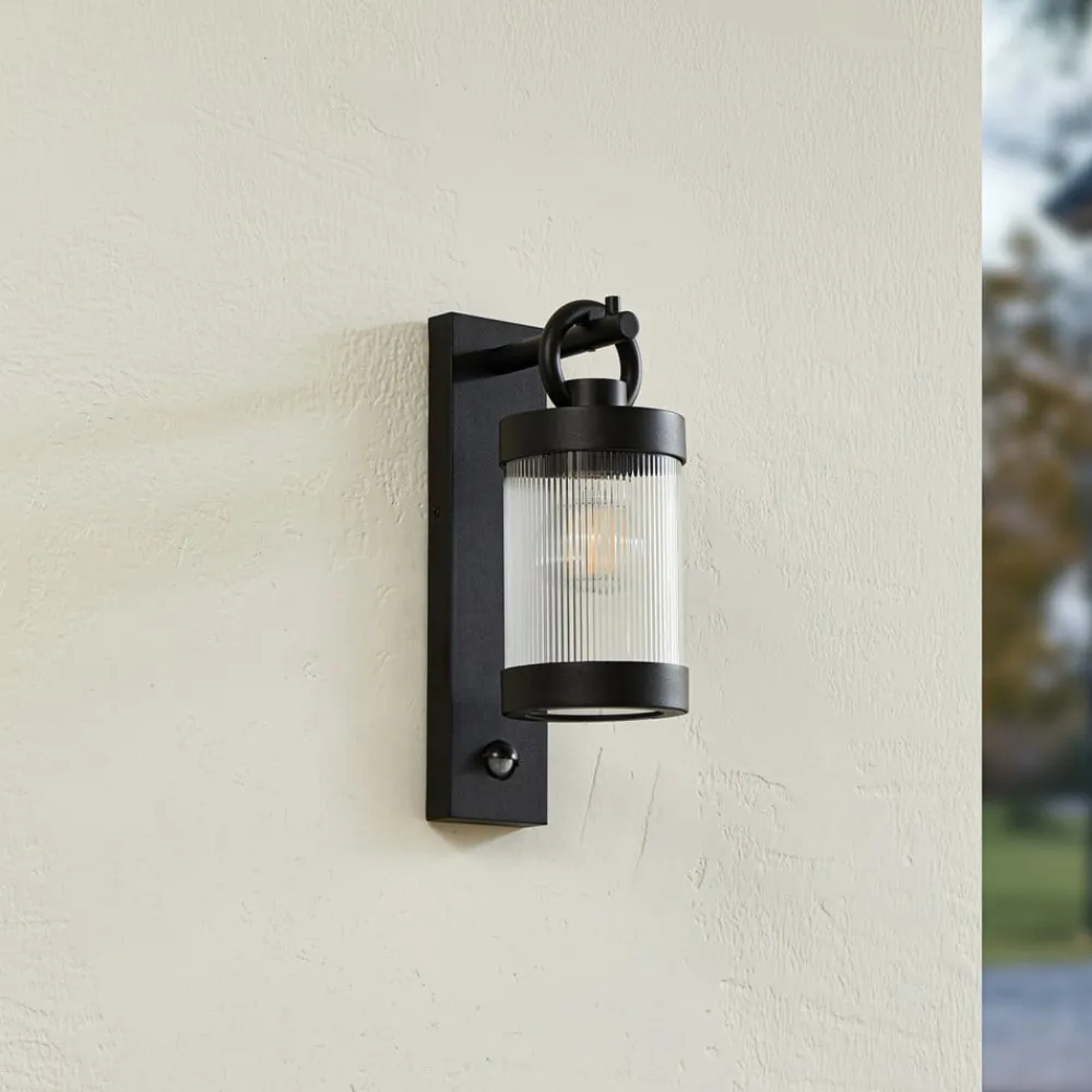 Lindby Væglampe Med Sensor|Terrassebelysning>udendørs væglampe Yrene, 20cm, sort, sensor, riffel
