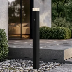 Lindby vejlampe Halvar, 80 cm, sort, IP65, GU10, sensor