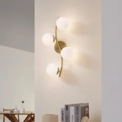 væglampe Josiana, opal/messing, 48 cm, kugle, glas^Lindby Hot