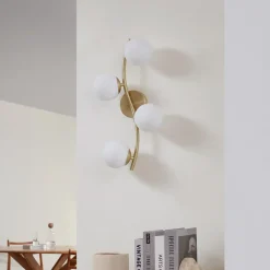 væglampe Josiana, opal/messing, 48 cm, kugle, glas^Lindby Hot