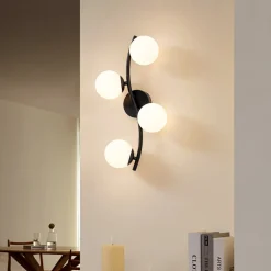 væglampe Josiana, opal/sort, 48 cm, kugle, glas^Lindby Hot