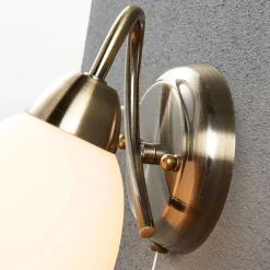 væglampe Mael, højde 20 cm, antik messing, trækkontakt^Lindby Clearance