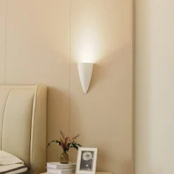 Lindby væglampe Pascali, højde 42 cm, hvid, gips