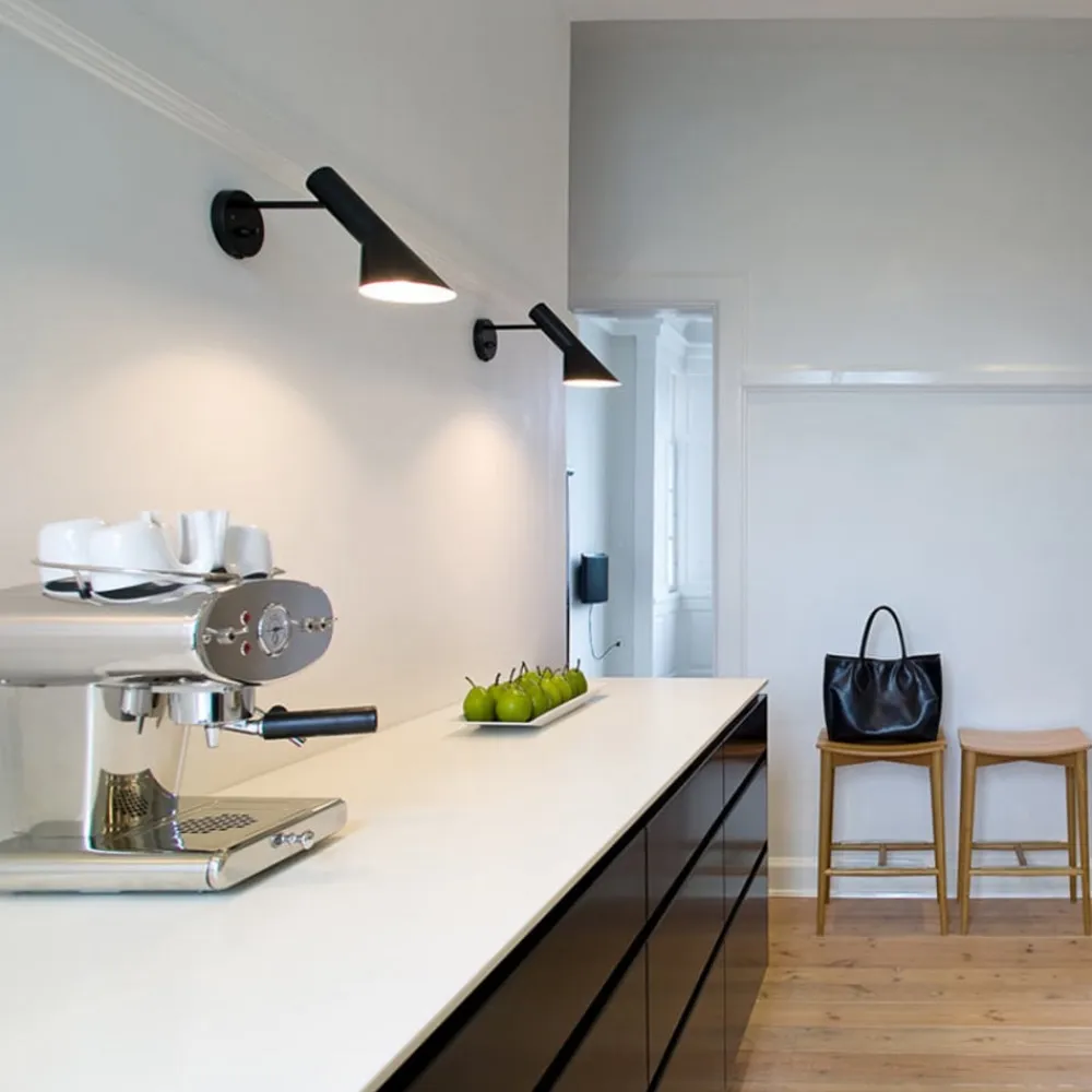 AJ - væglampe, sort^Louis Poulsen