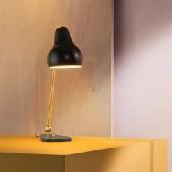 VL38 - LED-bordlampe, sort^Louis Poulsen Hot